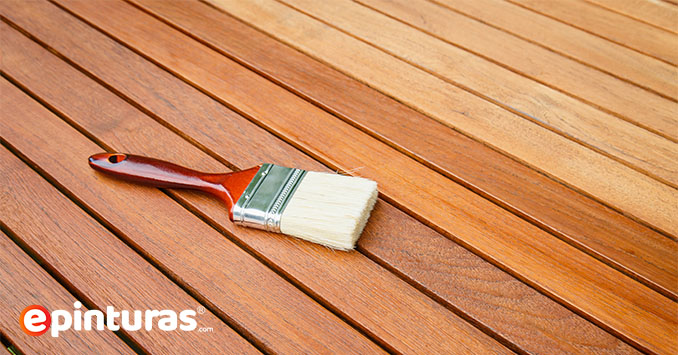 proteger mesa madera brocha